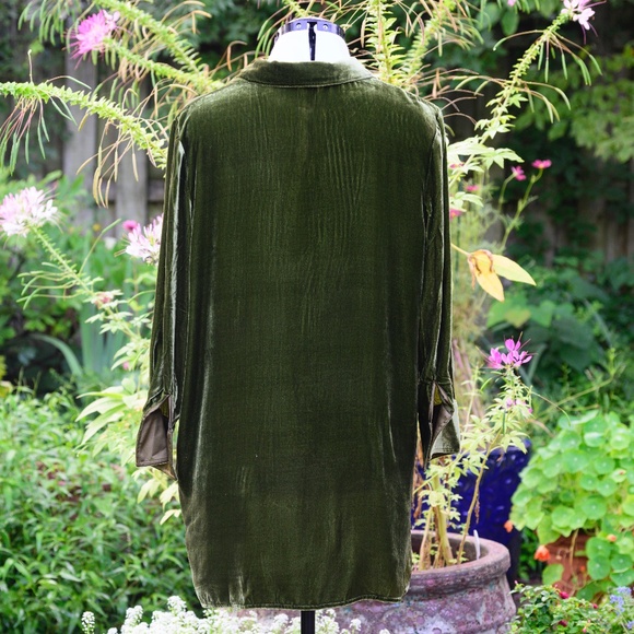 Sundance Olive Velvet collared V-neck tunic w/open placket & Long sleeves - Picture 3 of 5